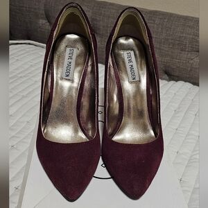 Steve Madden Suede Pumps. Size 8/8.5.